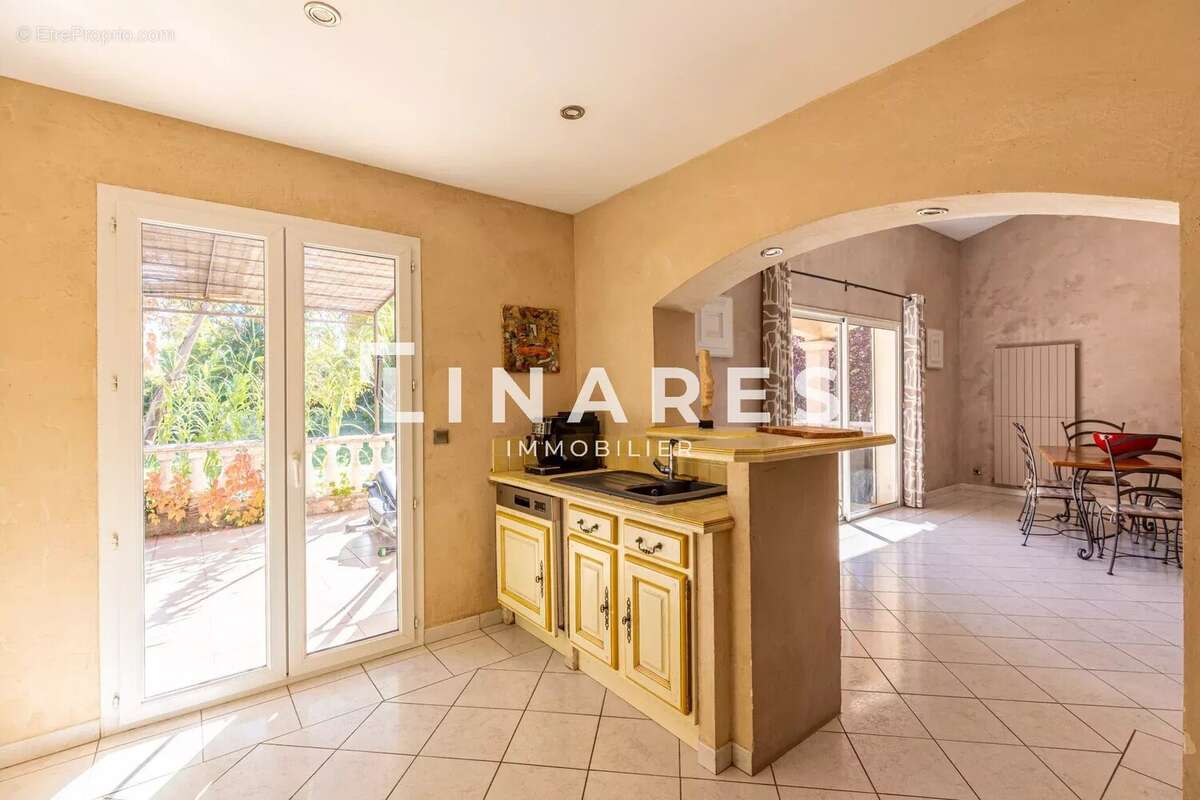 Maison à SAINT-ZACHARIE