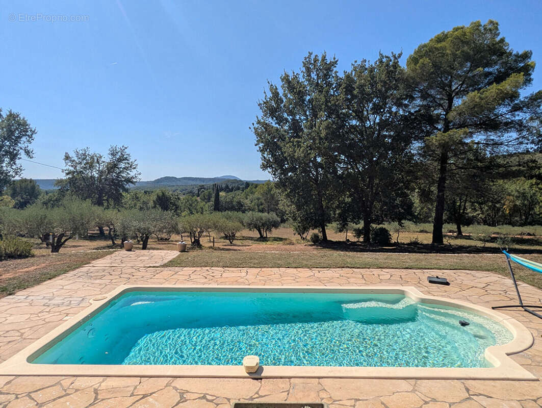 Maison à VILLECROZE