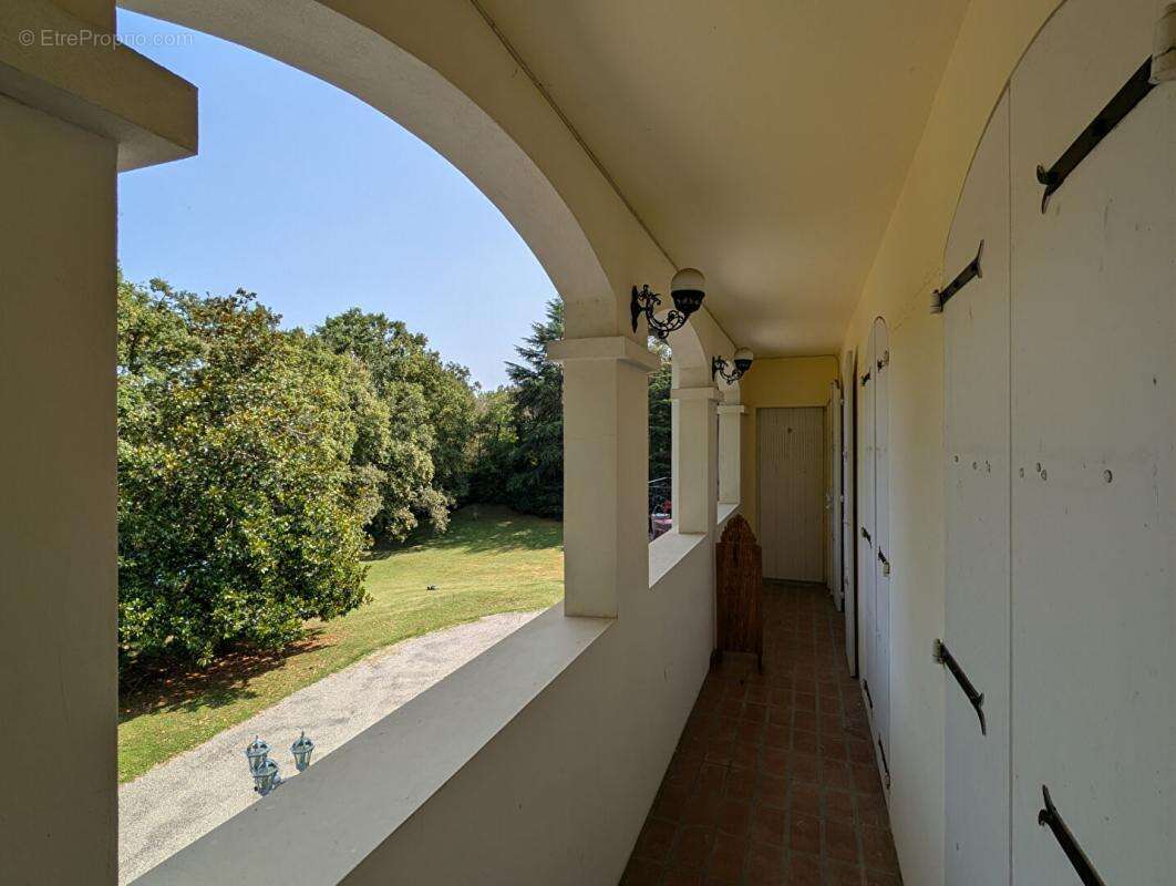 Maison bourgeoise de 371 m2 avec parc de 1,5 hectare - photo 9