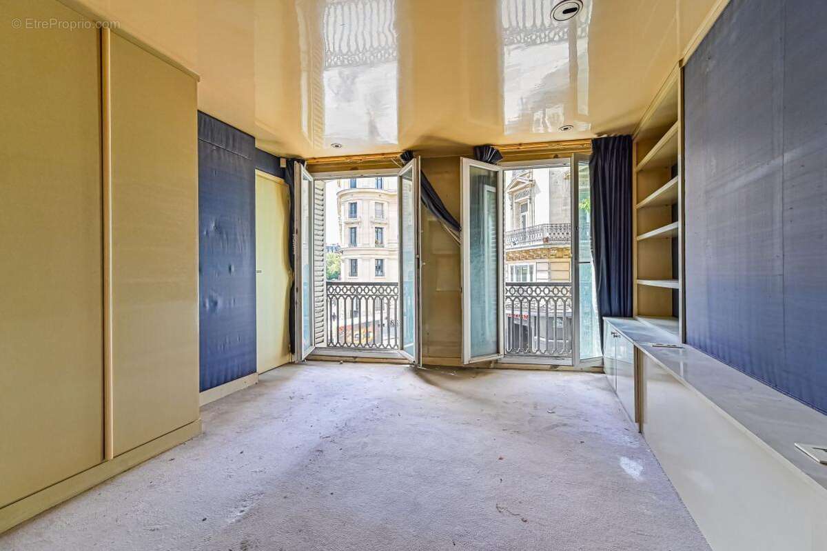 Appartement à PARIS-2E