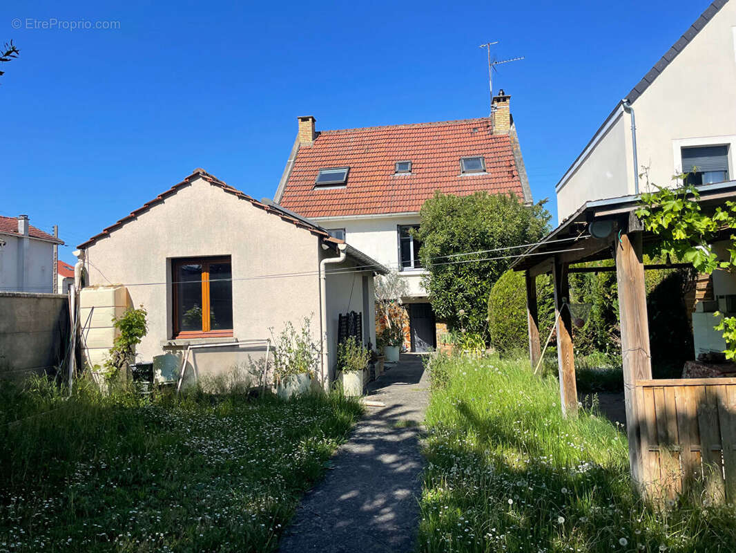 Maison à SARTROUVILLE