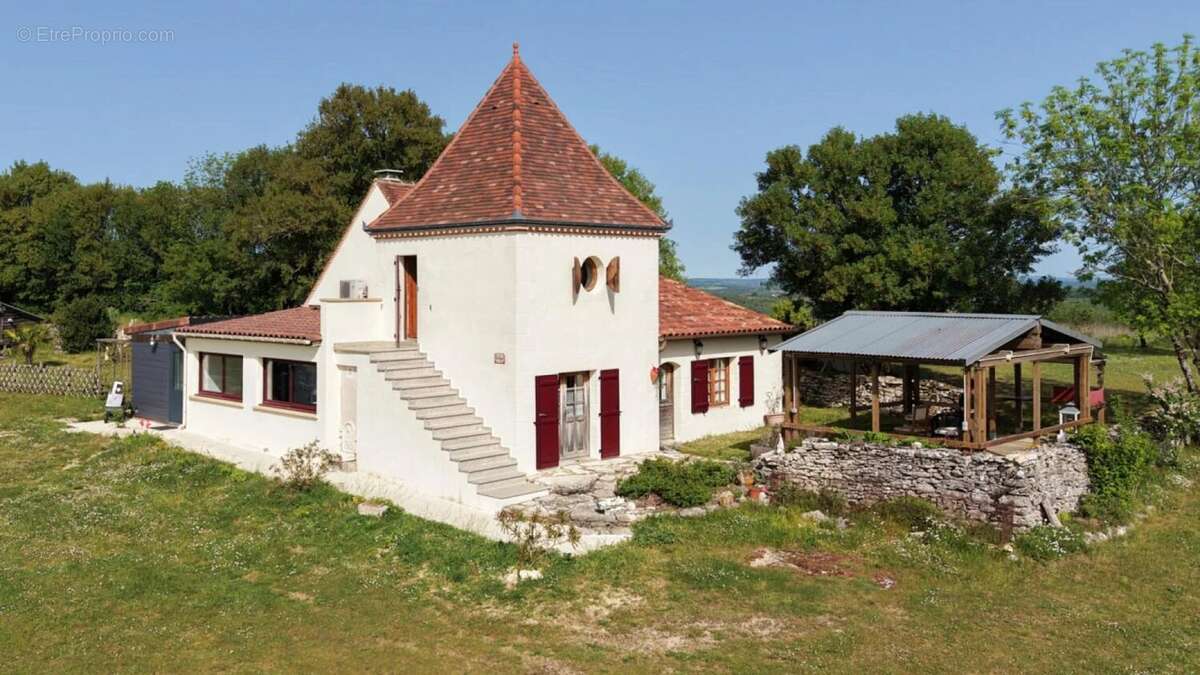 Maison à GOURDON