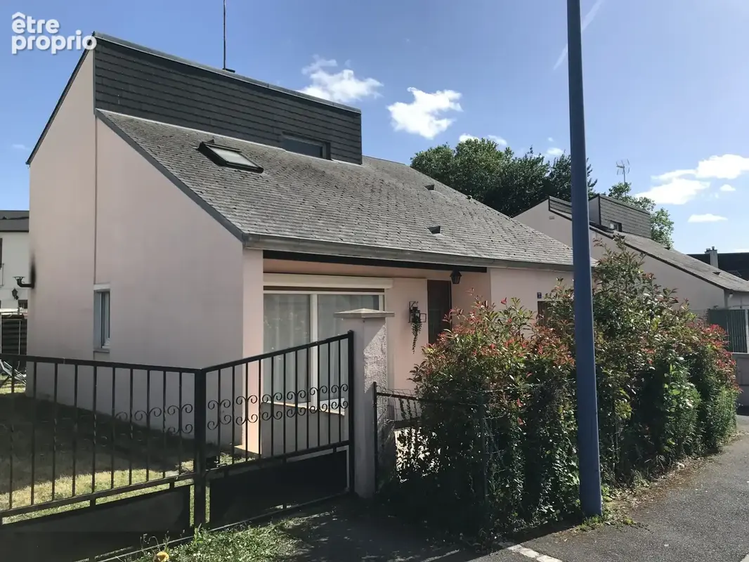 Maison à FLEURY-LES-AUBRAIS