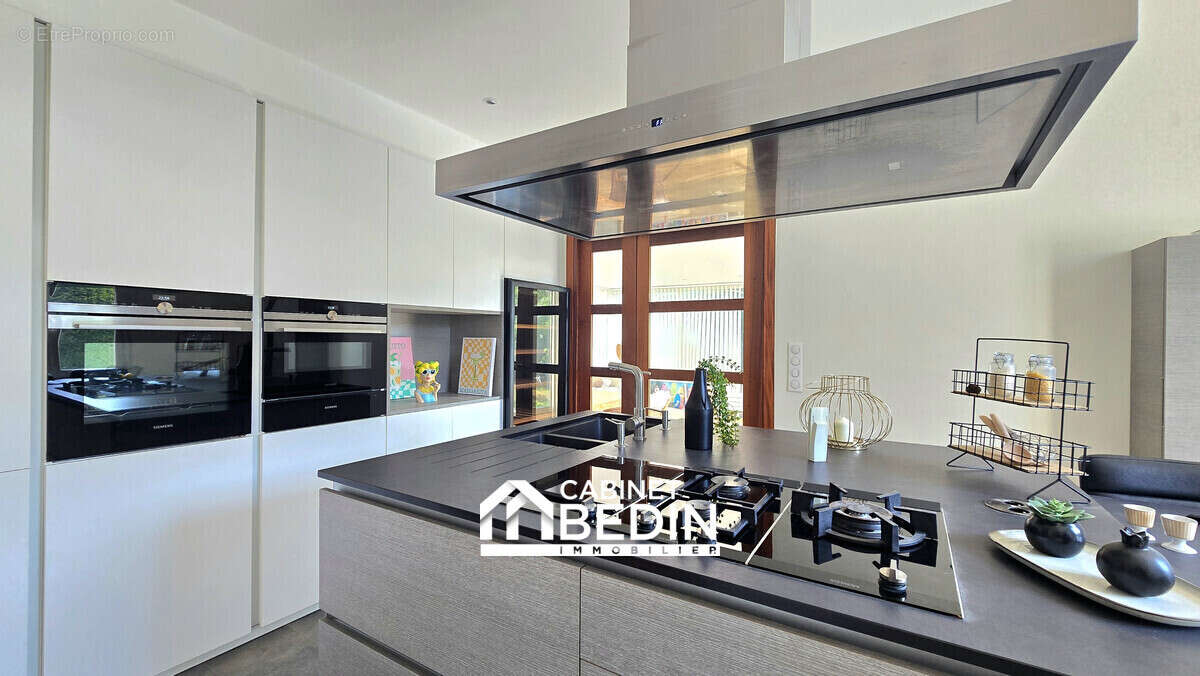 Maison 233 m² à Le Bouscat  - photo 4