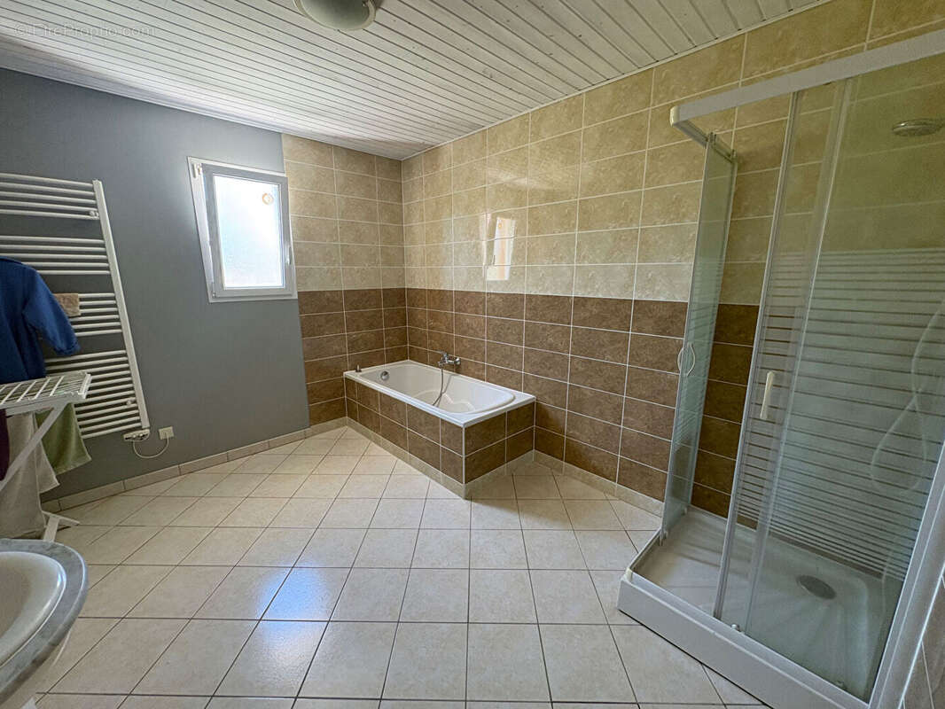 Maison 132 m² à Charnizay  - photo 9