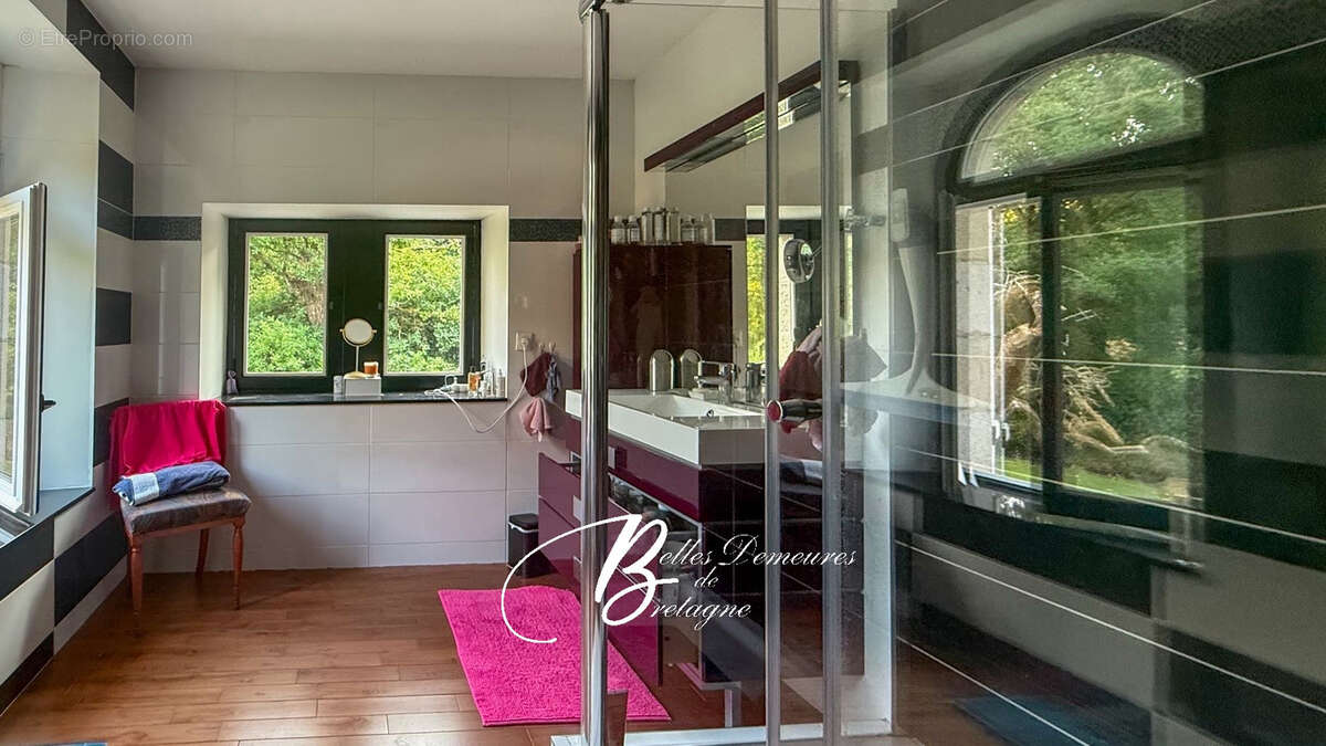 A vendre Belle propriété avec étang et rivière et dépendances, Finistère - photo 16