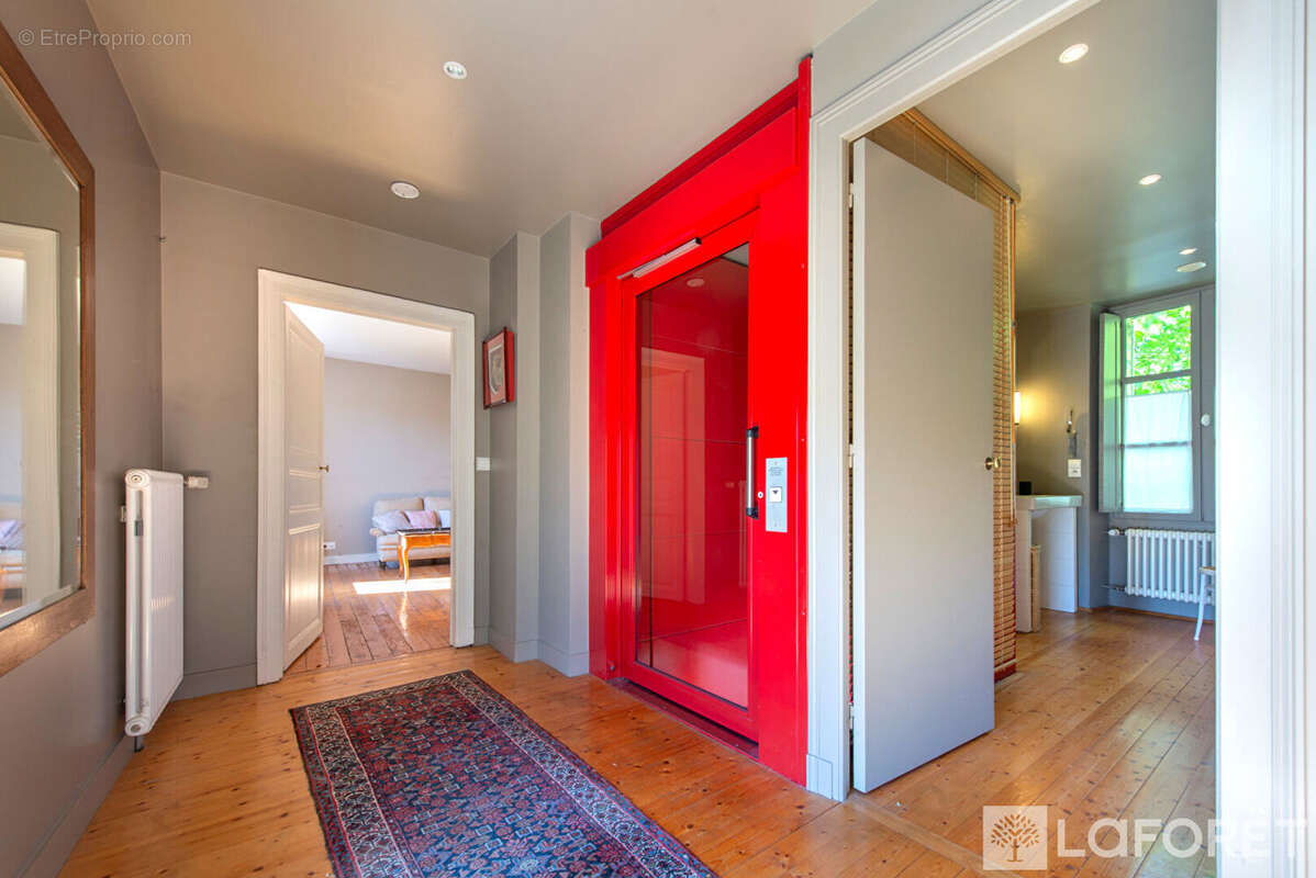 Maison à FONTAINEBLEAU