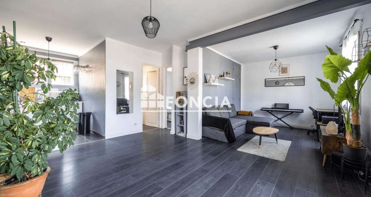 T2 Bis (ancien T3) rénové 58m2 avec balcon / Quartier Jolimont - photo 2
