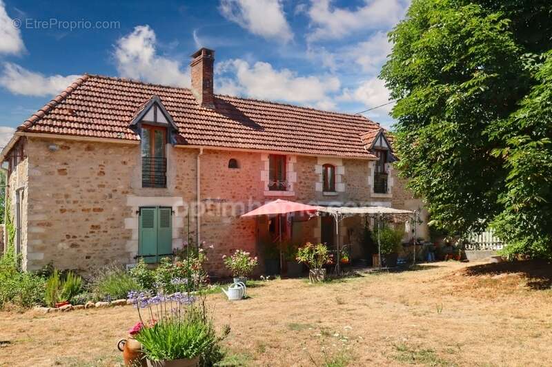 Maison à COULONGES