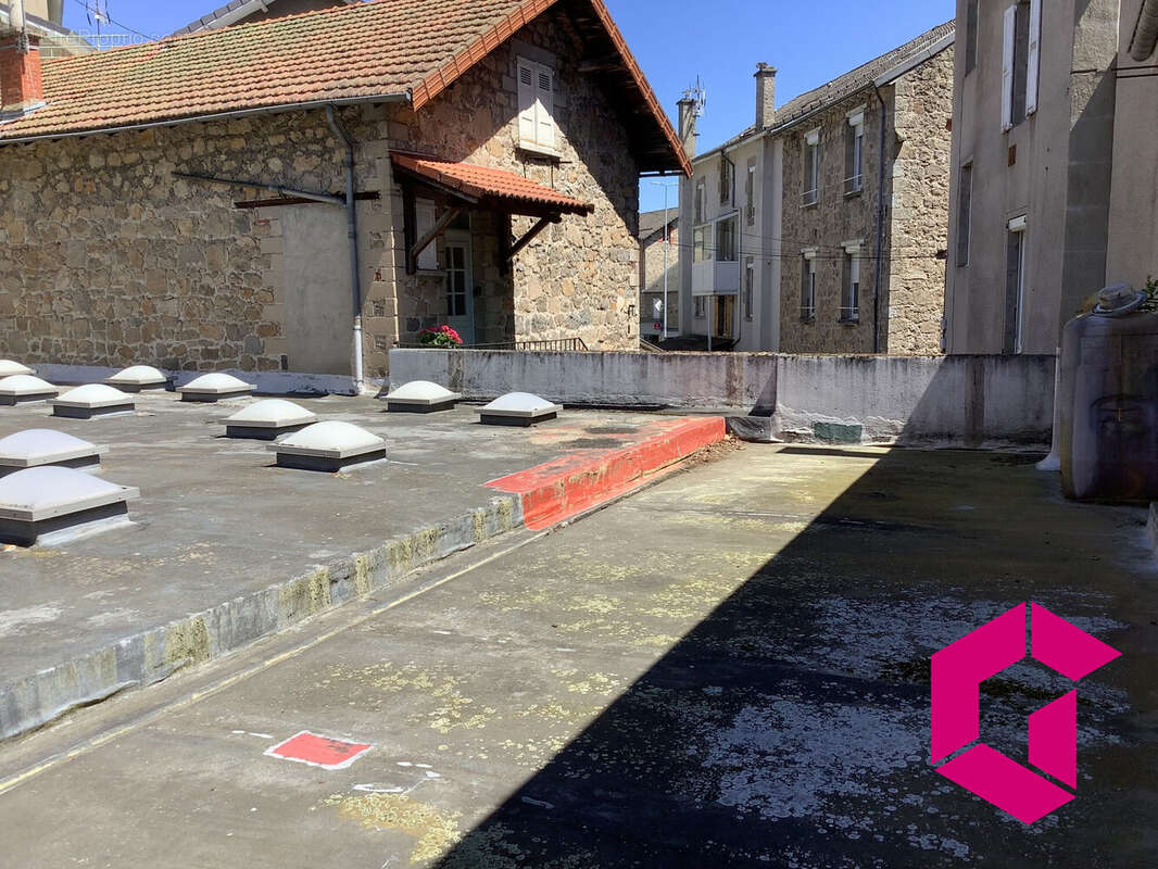 Commerce à LE CHAMBON-SUR-LIGNON