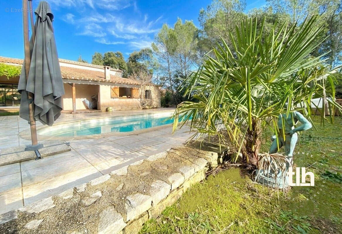 Maison à SAINT-JEAN-DE-CUCULLES