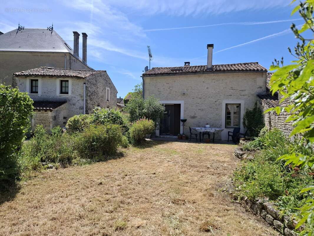 Maison à MATHA