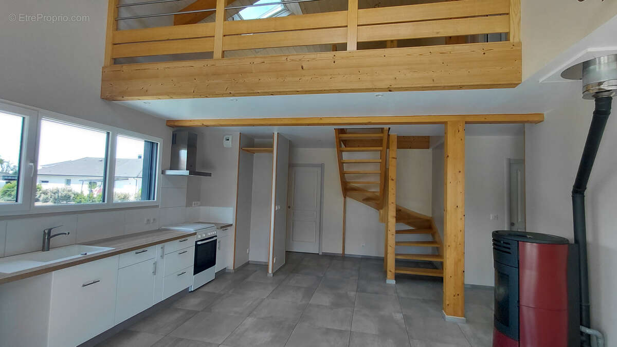 Maison à VERCEL-VILLEDIEU-LE-CAMP