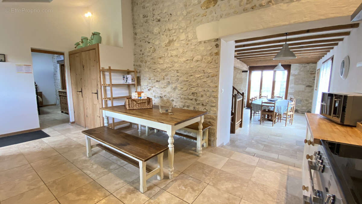 Maison à MORTAGNE-SUR-GIRONDE