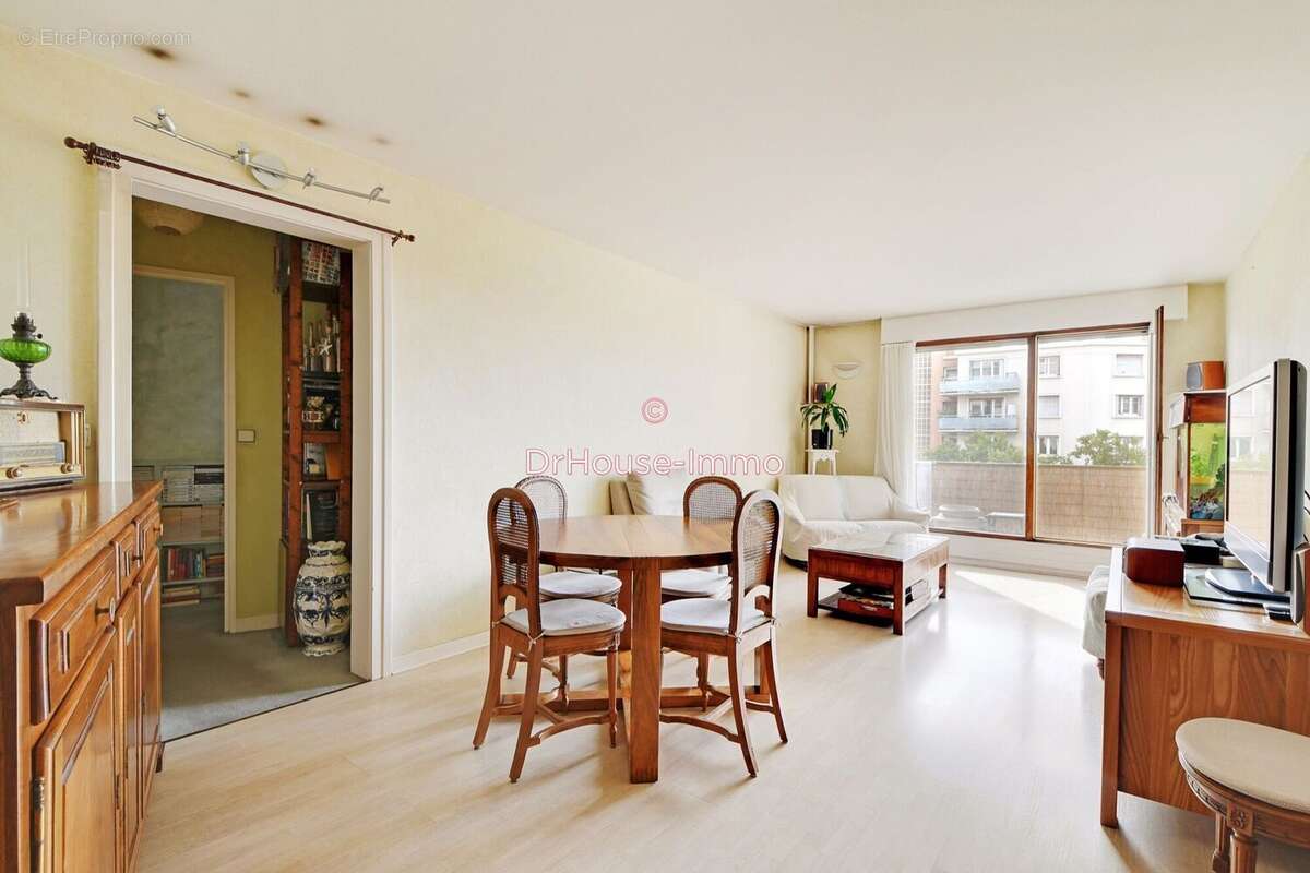 Appartement à MONTROUGE