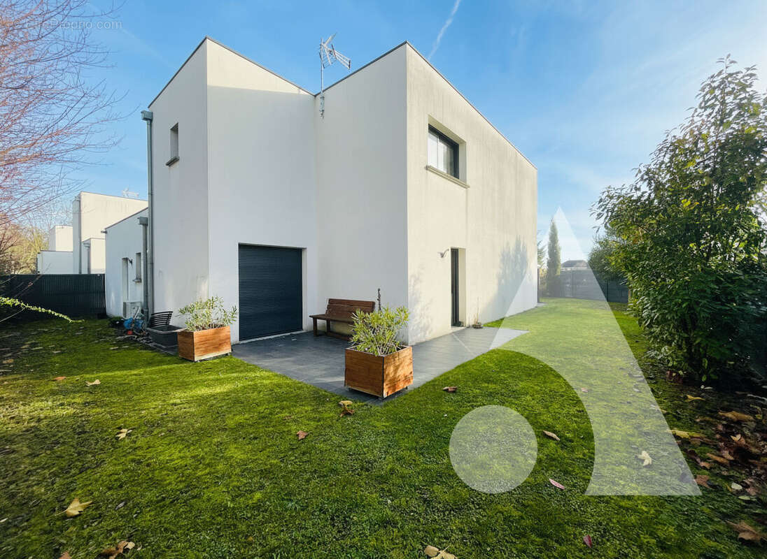 Maison à SAINTE-SAVINE