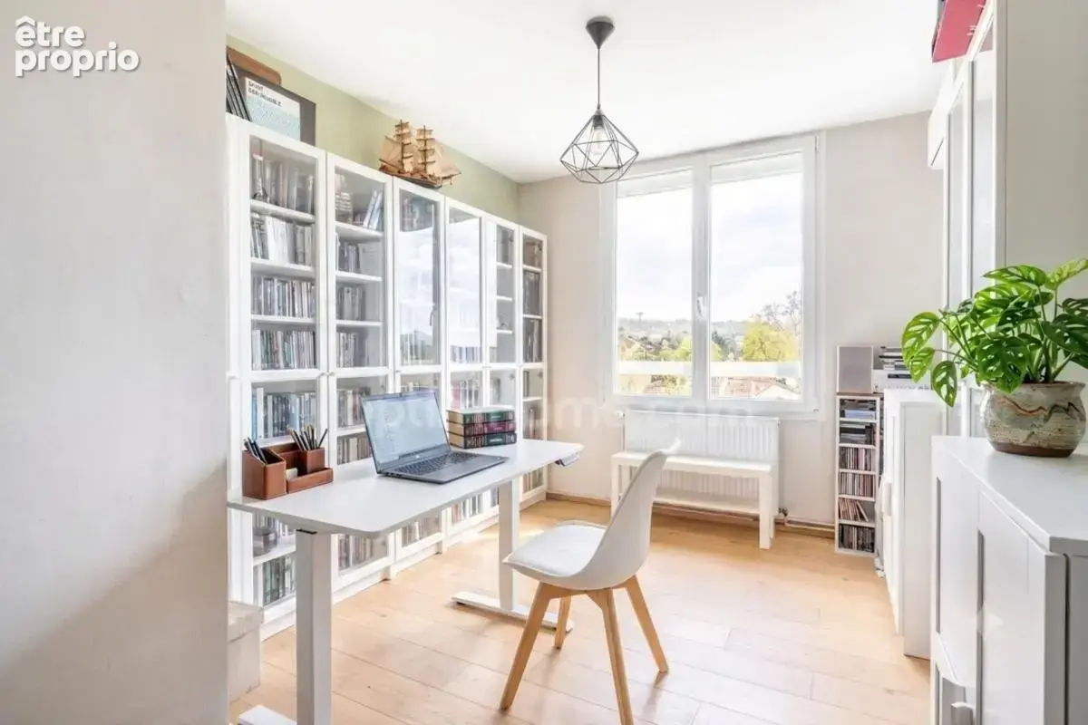 NEUVILLE SUR SAONE (69) -DUPLEX 123 m², 4 chambres, Dernier étage avec asc, Vue dégagée, DPE C - photo 5