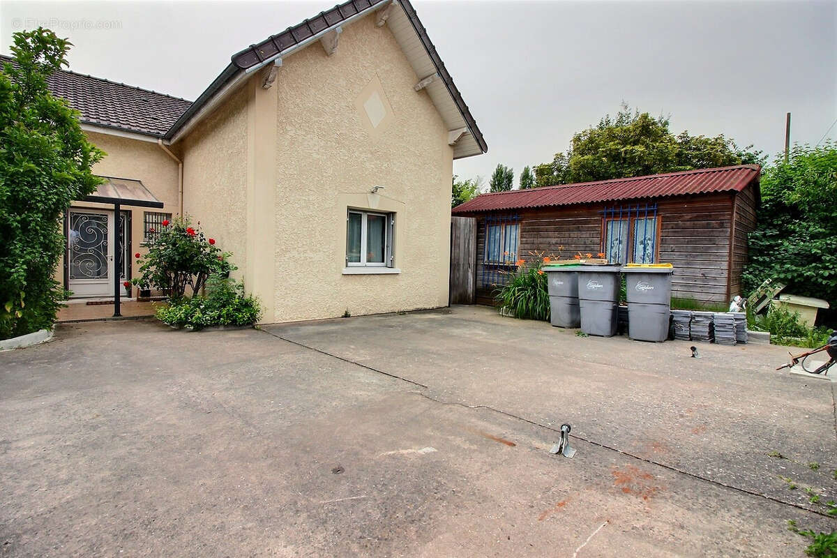 Maison à BOUFFEMONT