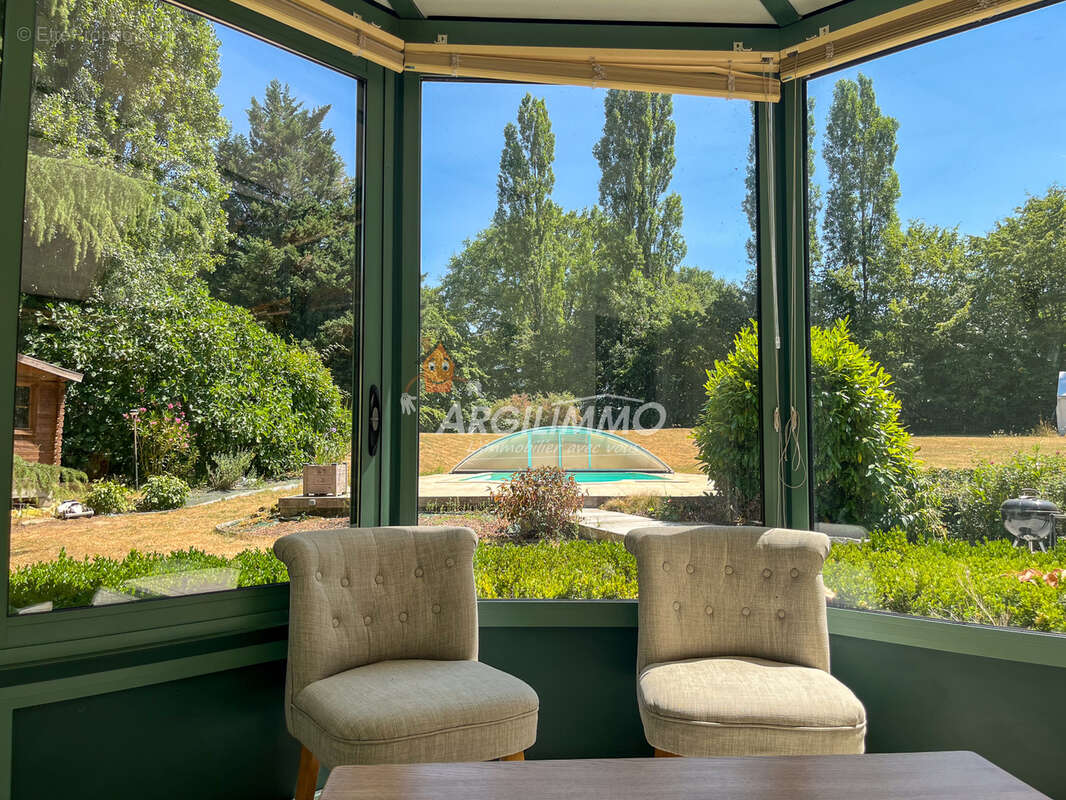 Propriété avec deux habitations et piscine - photo 8