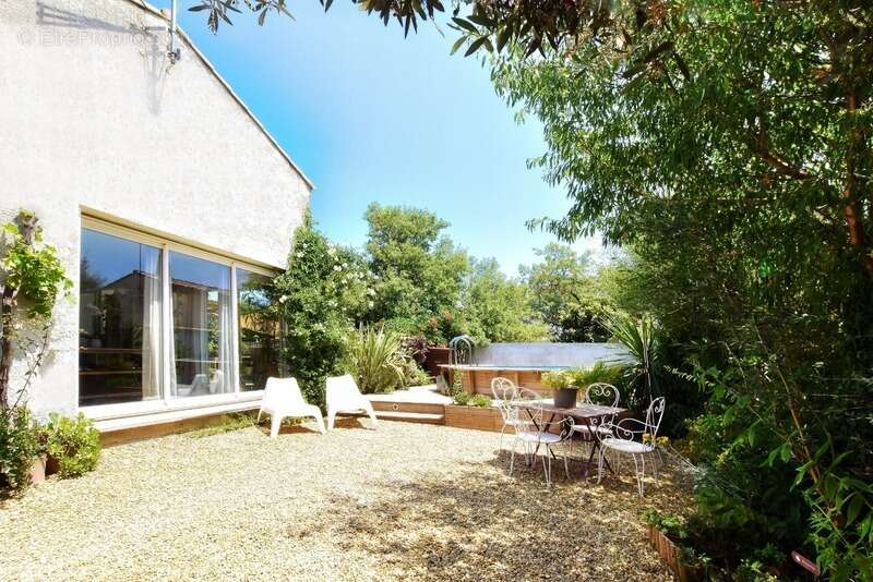 Maison à COURNONSEC