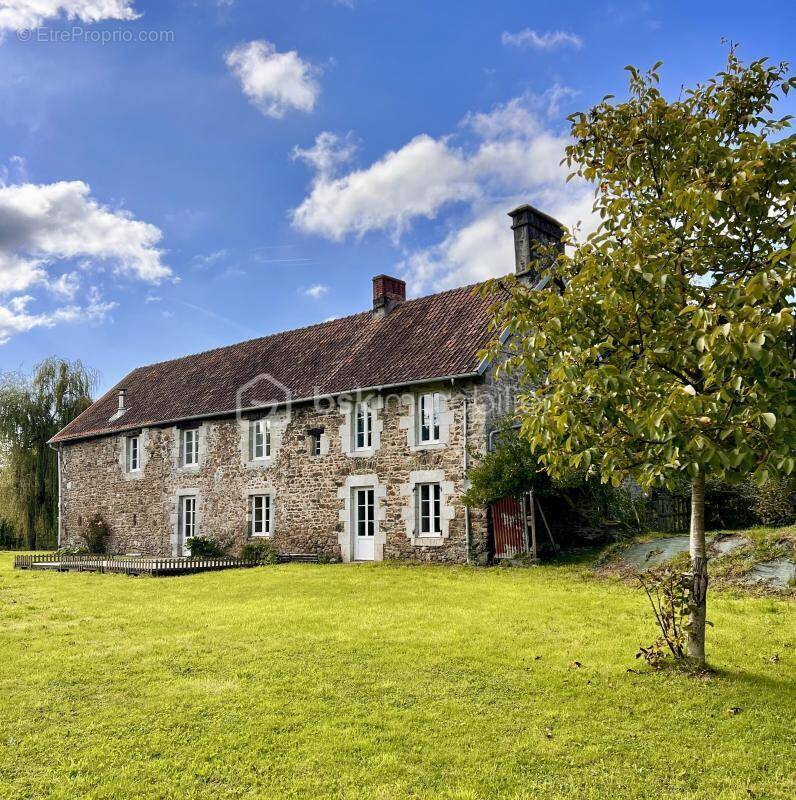 Maison à SAINT-PIERRE-DE-COUTANCES
