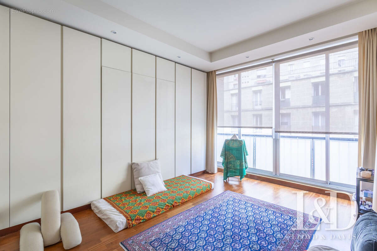 Appartement à MARSEILLE-2E