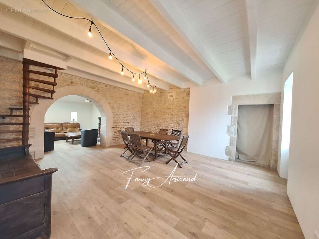 Maison à PUYRAVAULT