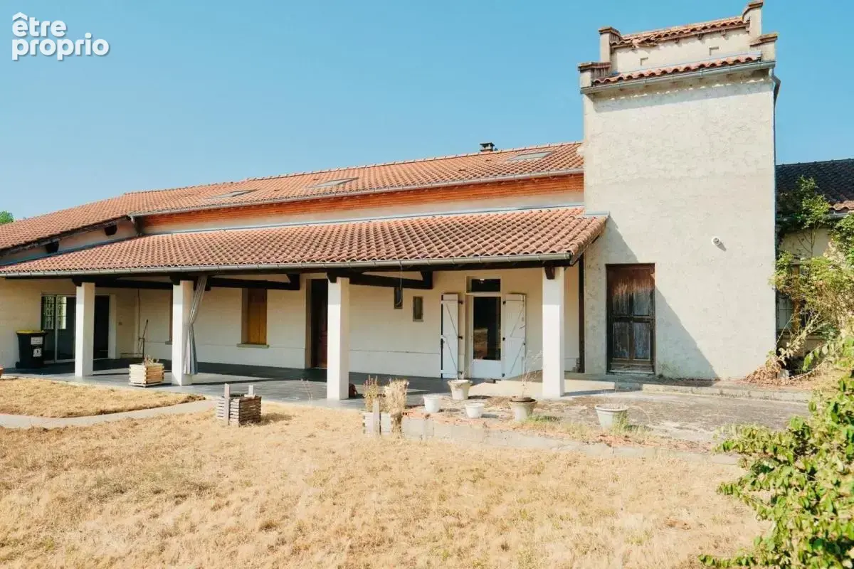 Corps de ferme a fort potentiel avec piscine et dependances , idéal chambres d ' hotes ou grande famille - photo 10