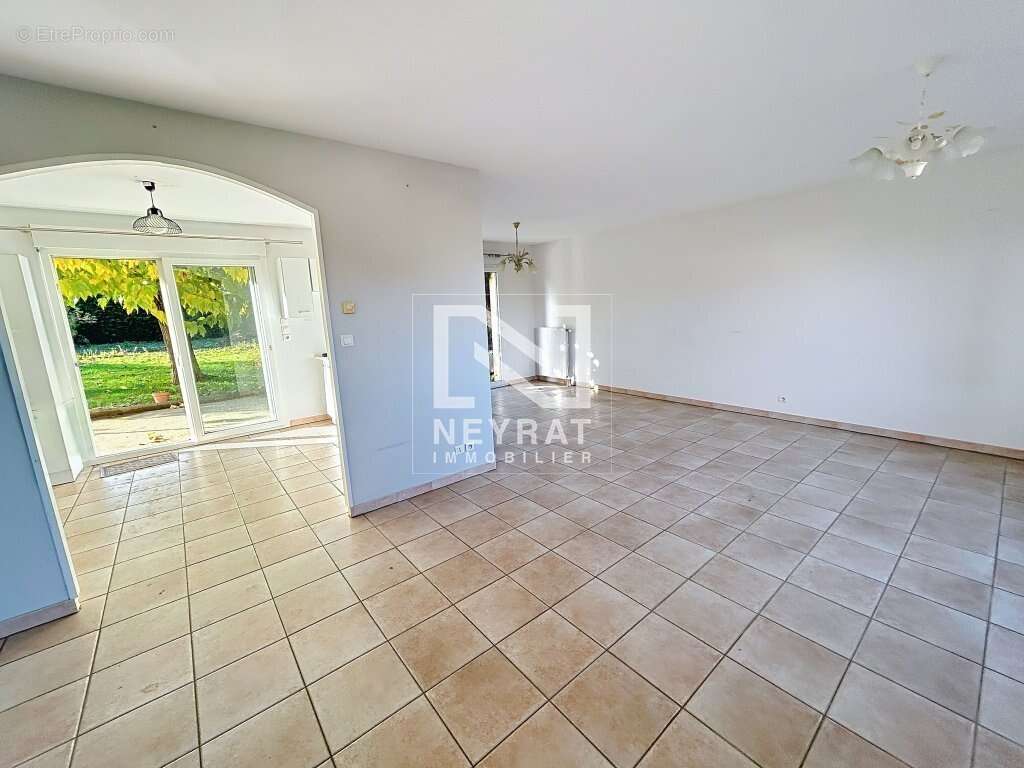 Maison à SENNECEY-LE-GRAND