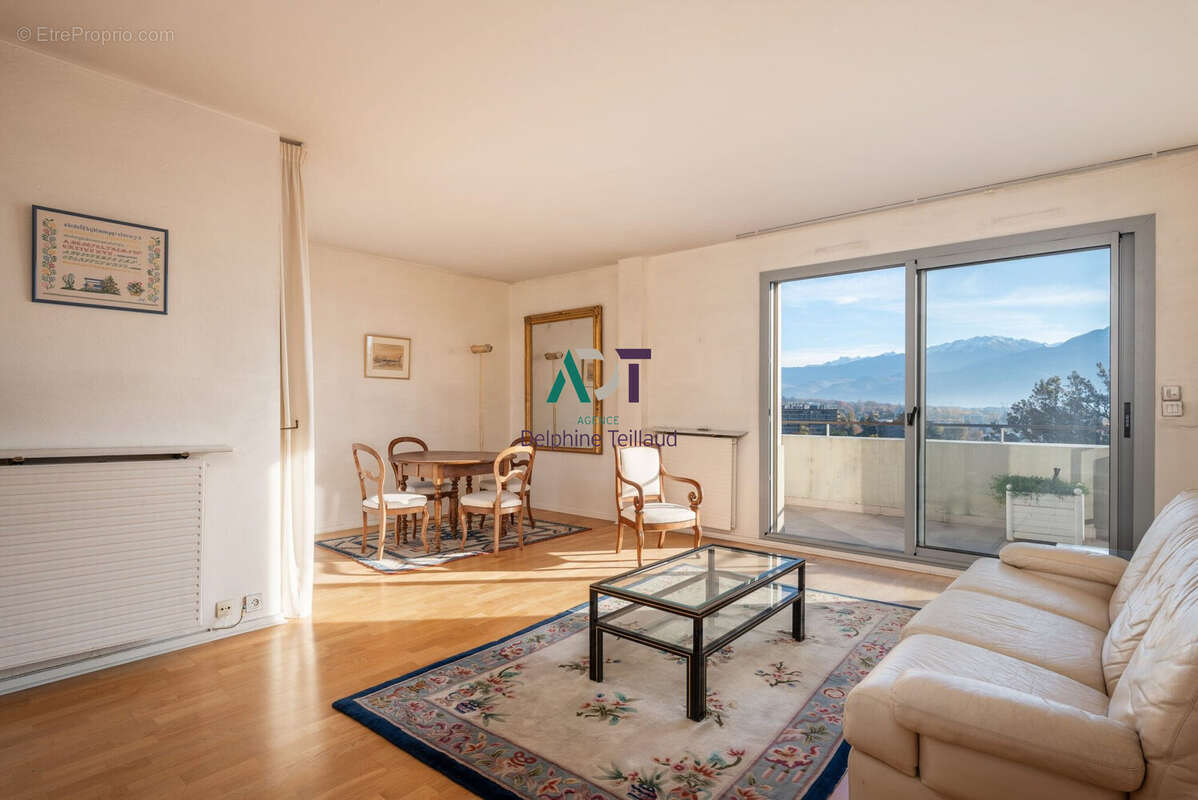 Appartement à MEYLAN