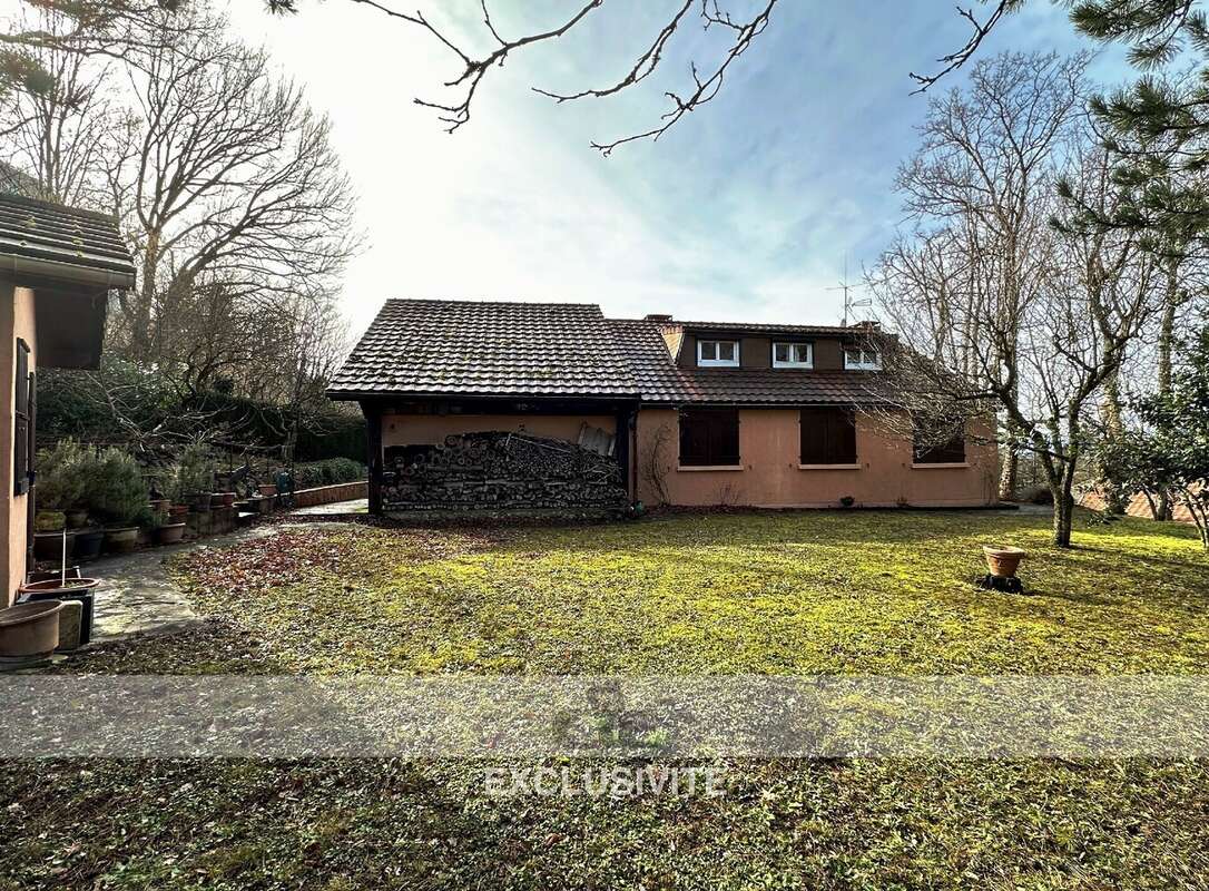 Maison à COLLONGES-SOUS-SALEVE
