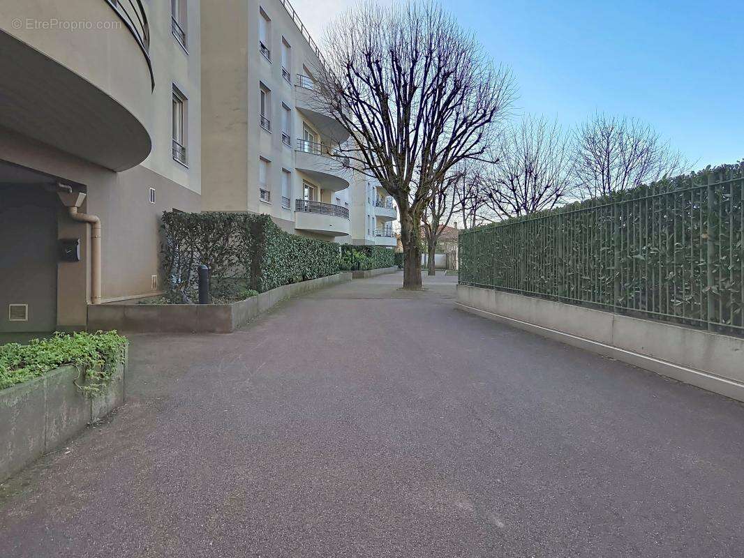 Appartement à MEYZIEU