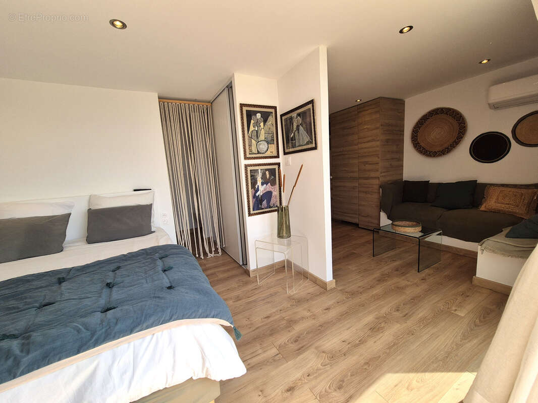 Maison à SAINT-PIERRE-DE-VASSOLS