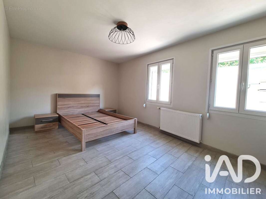 Maison 86 m² à Vignacourt  - photo 9
