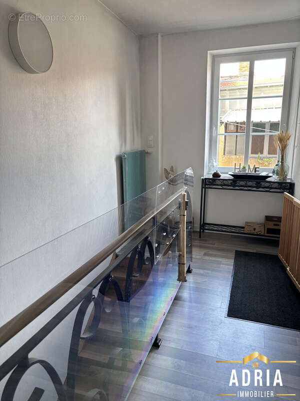 Appartement 400 m² à Luneville  - photo 6