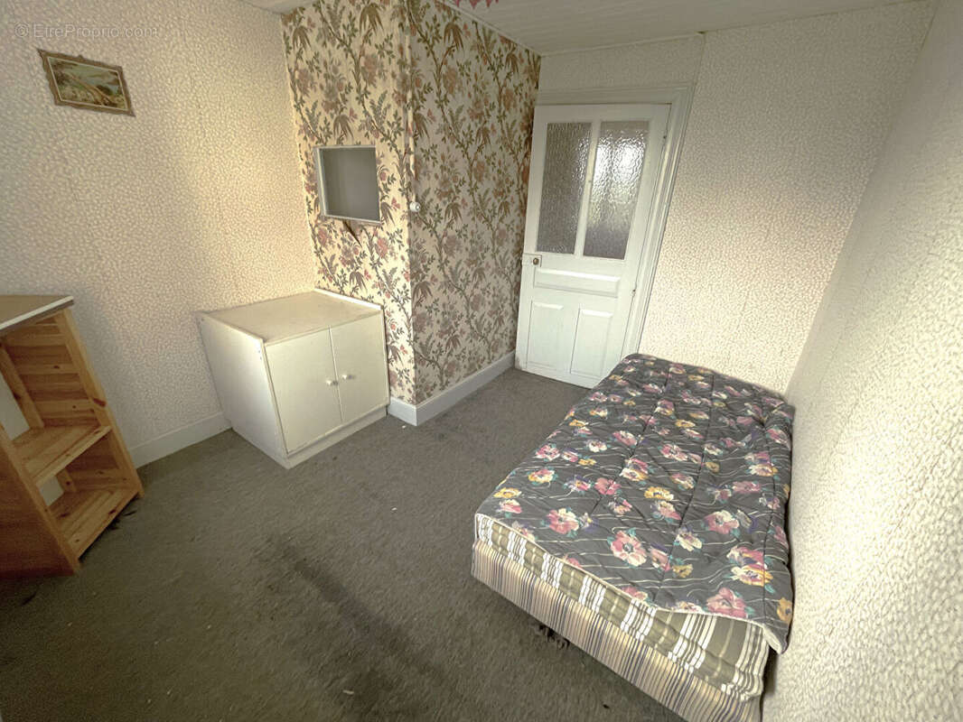 Maison à CHARBONNIERES-LES-VIEILLES