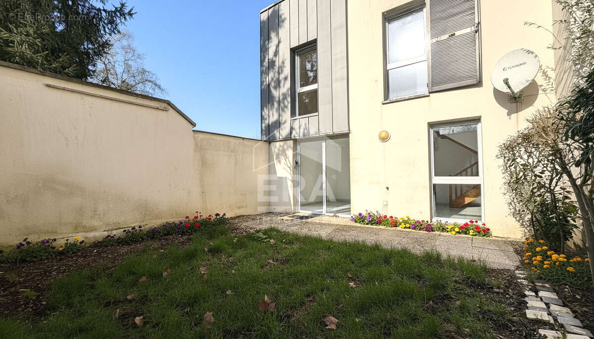 Maison à ETIOLLES