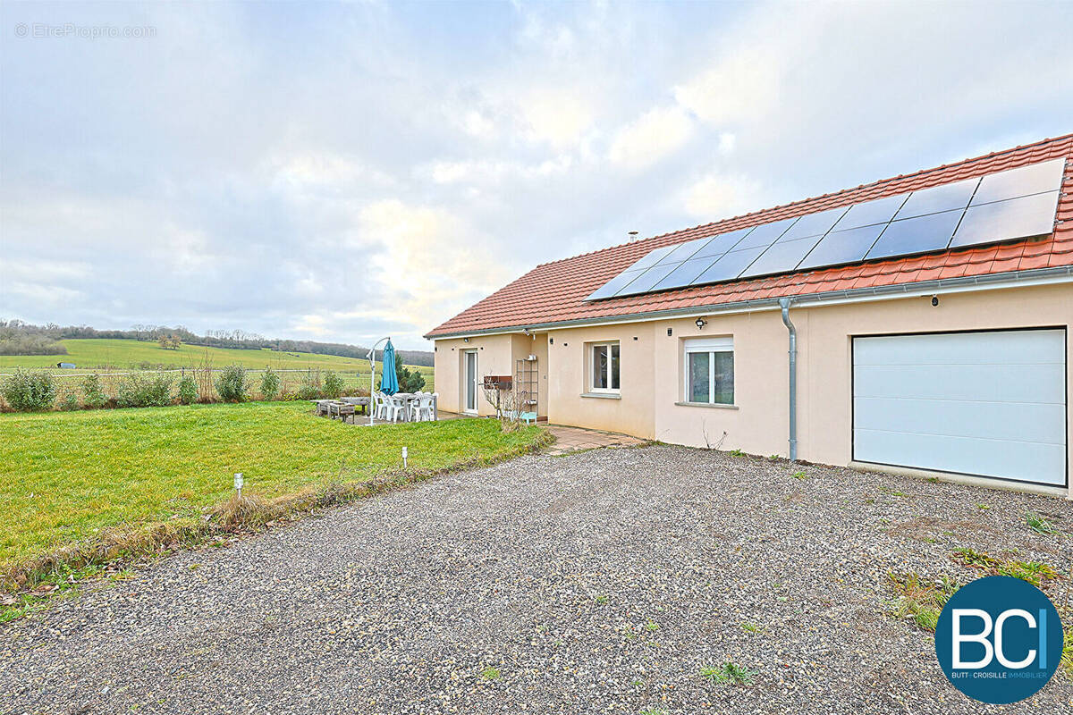 Maison à AZELOT