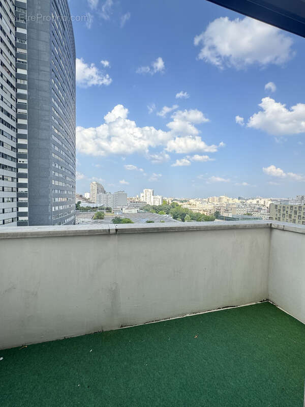Appartement à COURBEVOIE