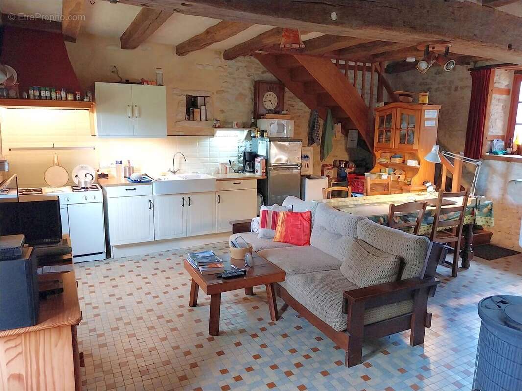 Maison à MEZIERES-EN-BRENNE