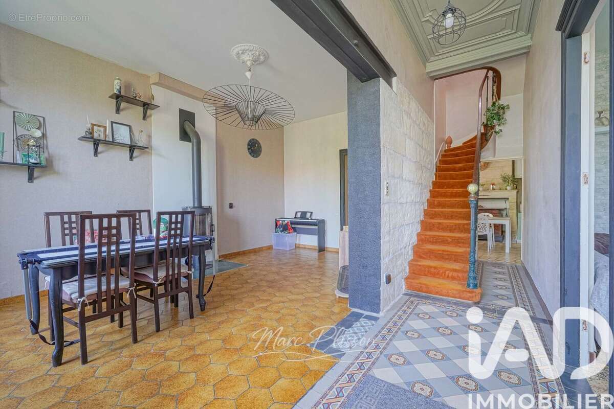 Photo 2 - Maison à SAINT-ESTEPHE