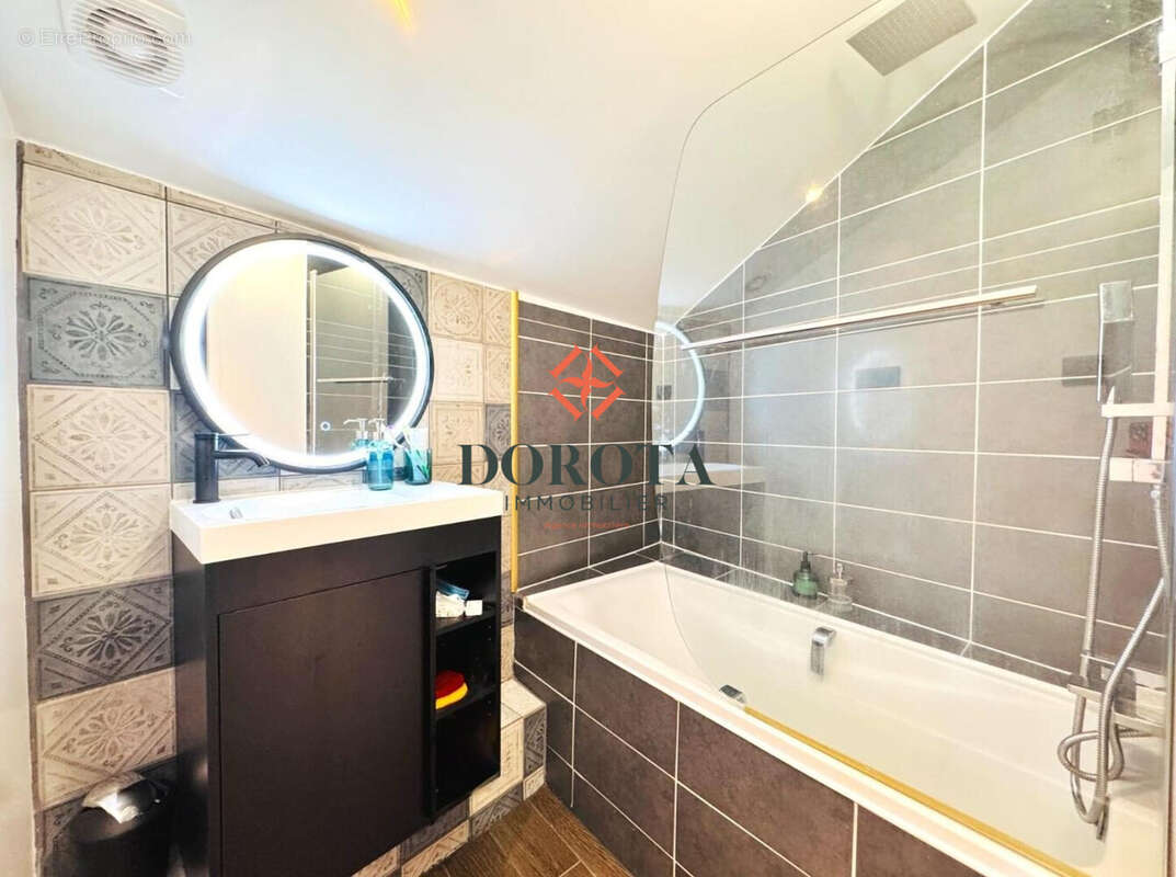 Appartement à DOMENE