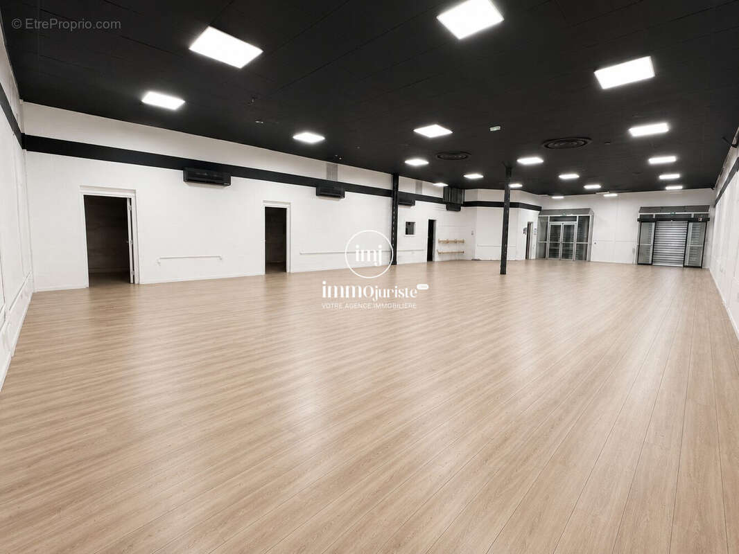 Commerce 1040 m² à Panazol  - photo 2