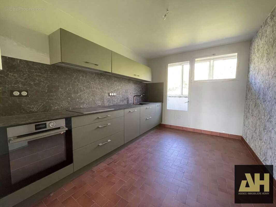 Exclusivité – appartement d'exception - vue mer panoramique - ascenseur privatif - 5 chambres - parkings - photo 6