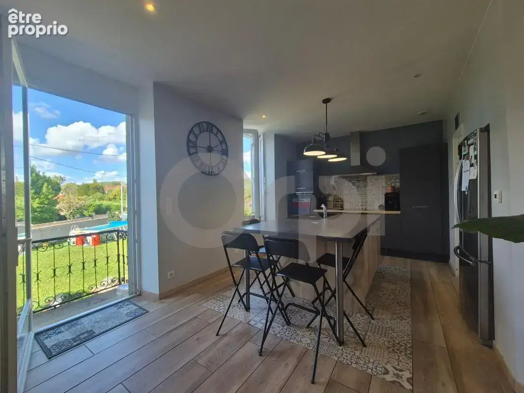 Montignac-Lascaux : maison rénovée avec grand sous-sol et terrasse - photo 6