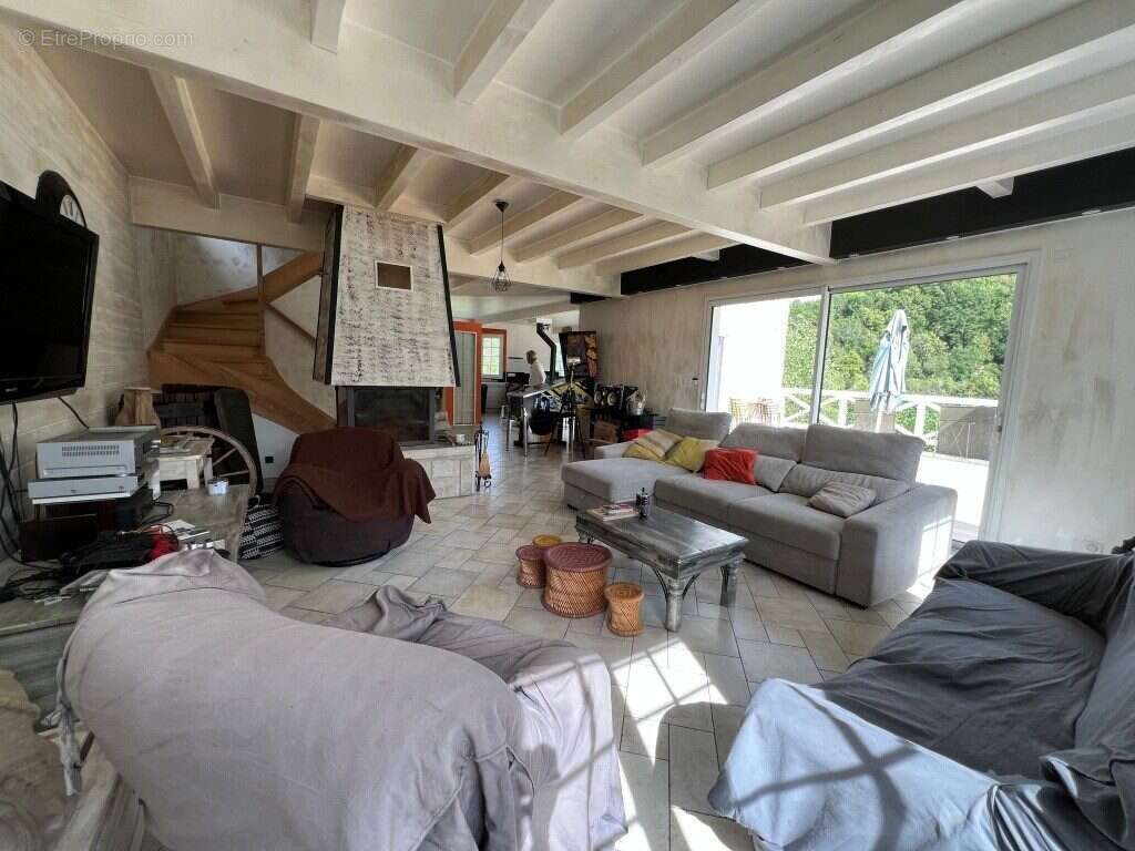 Maison à SAINT-LEGER-DE-PEYRE