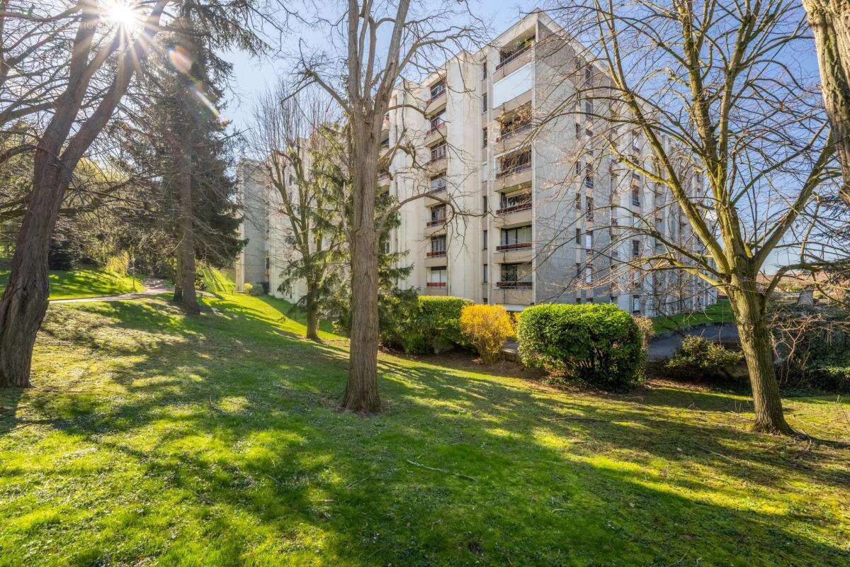 Appartement à LE RAINCY