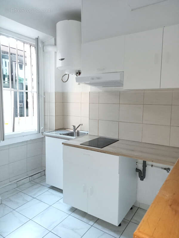 À acheter à Toulon (83) : appartement T1 loué - photo 2
