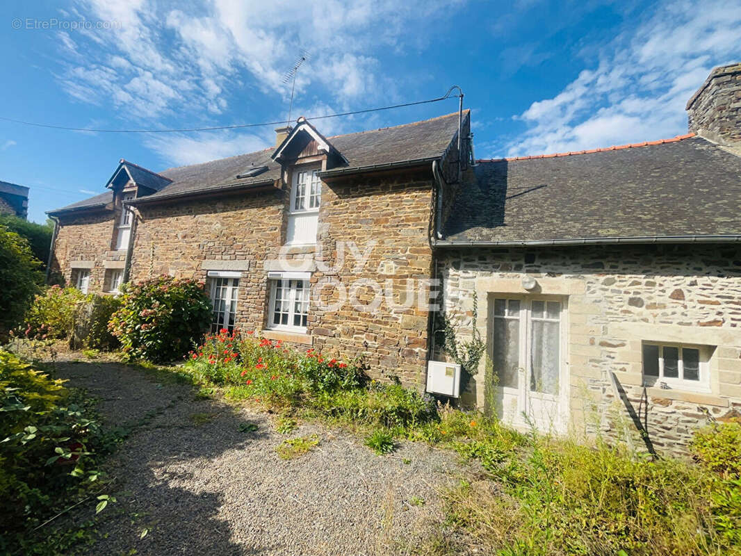 Maison à BAGUER-PICAN