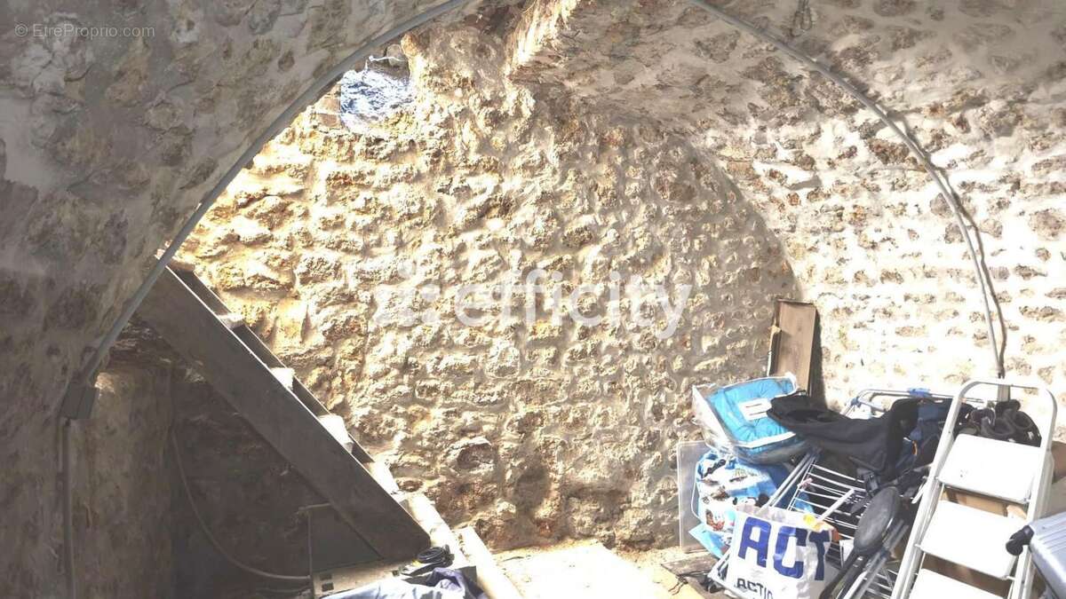 Maison à NEAUPHLE-LE-CHATEAU